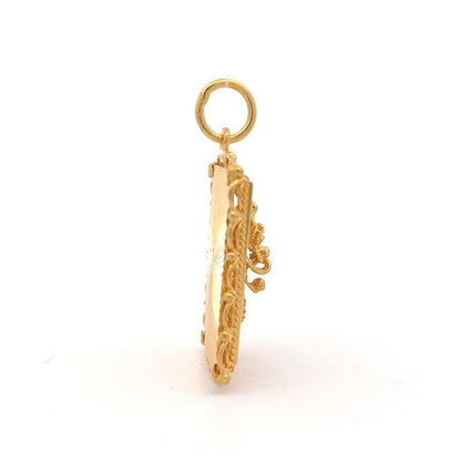 gold, yellow gold, 22k gold, gold chain, pendant, gold pendant